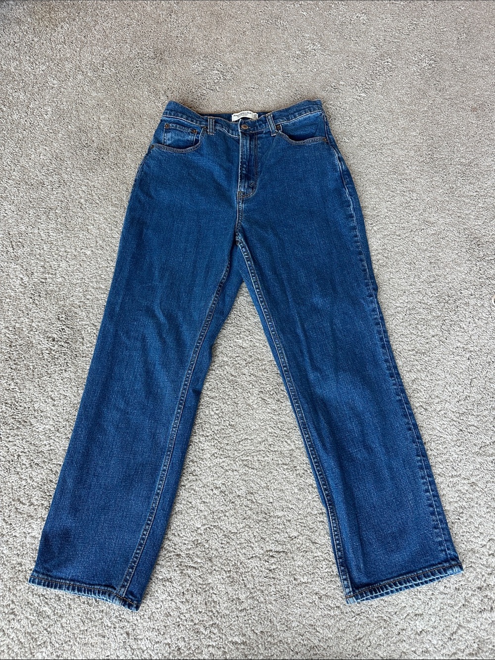 Abercrombie & Fitch - Curve Love- The Ankle Straight Ultra High Rise - Size 28